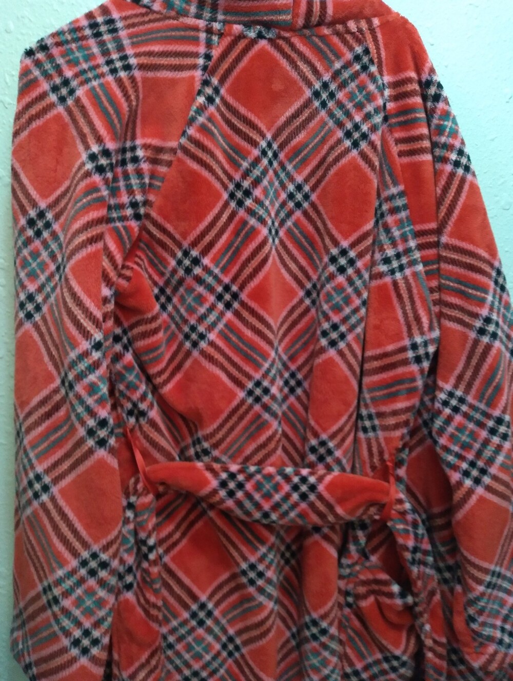 Victoria Secret Plush Robe - Picture 6 of 8